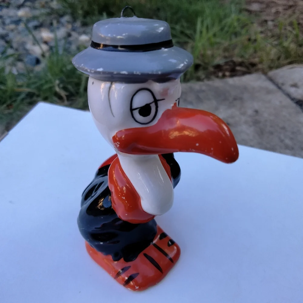 Beaky Buzzard 1978 Looney Tunes Dave Grossman Porcelain Christmas Ornament VTG